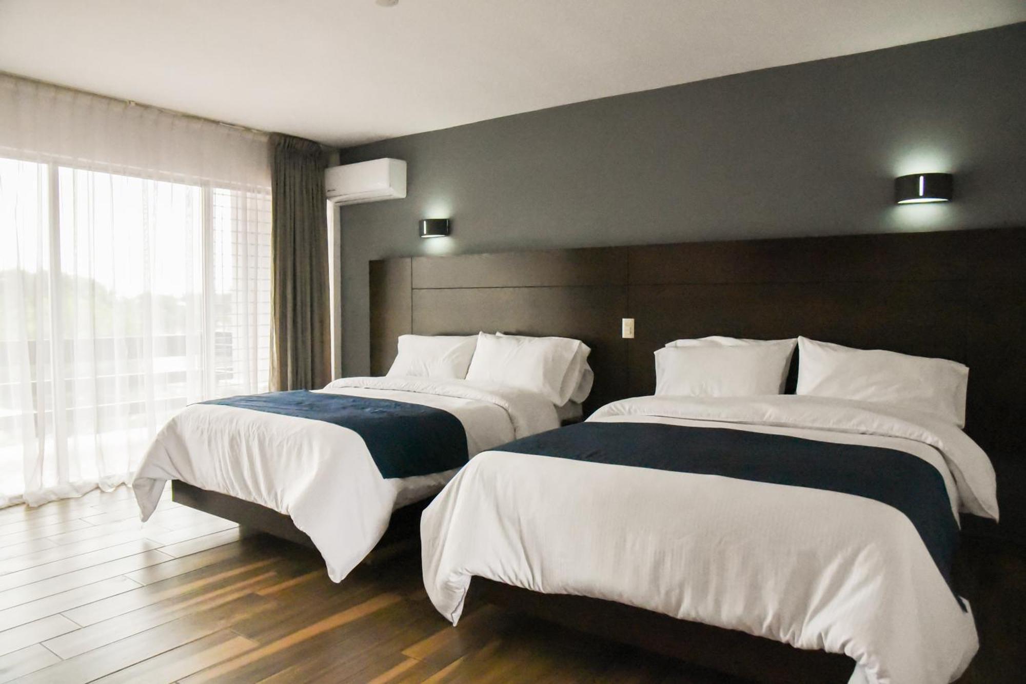 Hotel Expo Plaza Business And Family Guadalajara Zapopan Esterno foto